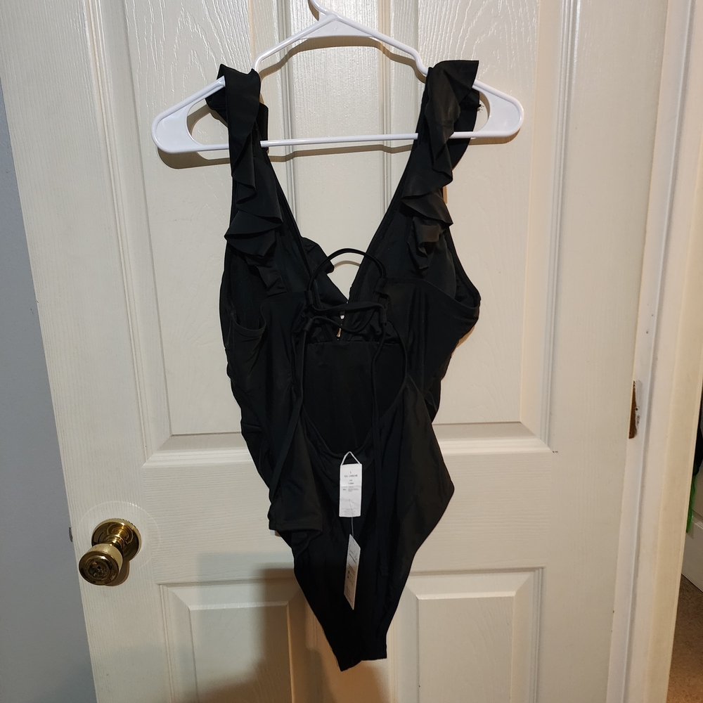 Cupshe Black Ruffled One Piece Swimsuit - Picture 5 of 6